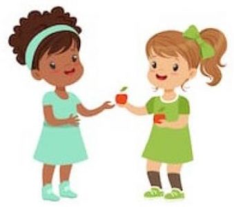 A képen két kislány látható, amint egyik a másiknak egy almát nyújt át